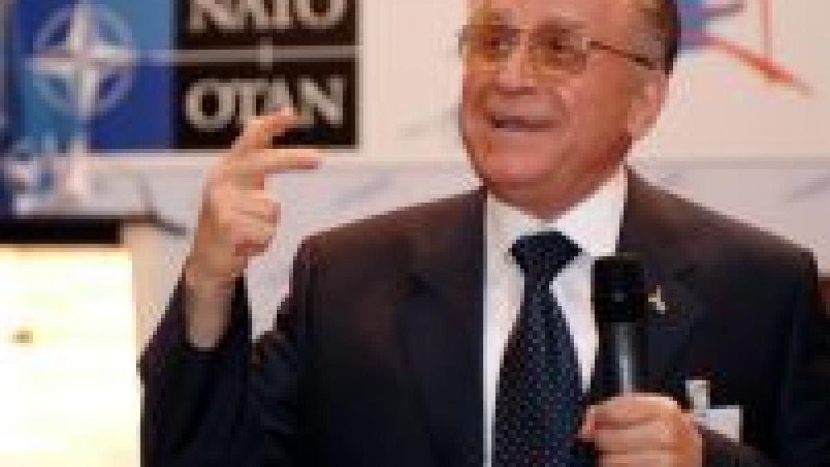 Ion Iliescu a suferit o intervenţie chirurgicală la cotul drept