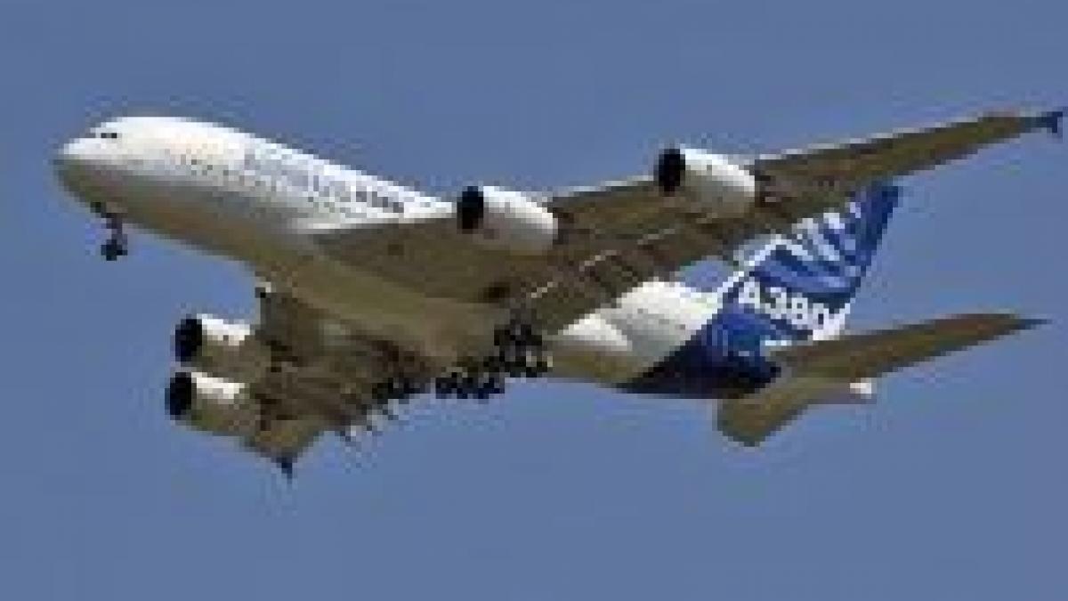 Cel mai mare avion de pasageri din lume şi-a făcut debutul în Europa