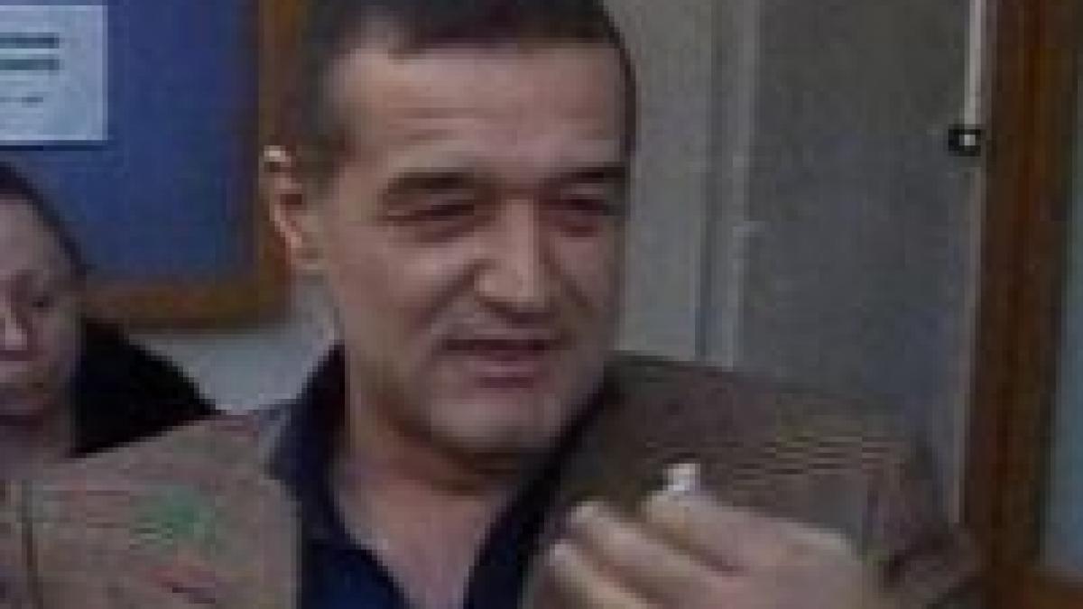 Becali, la DNA. Finanţatorul Stelei, audiat în dosarul schimburilor de terenuri