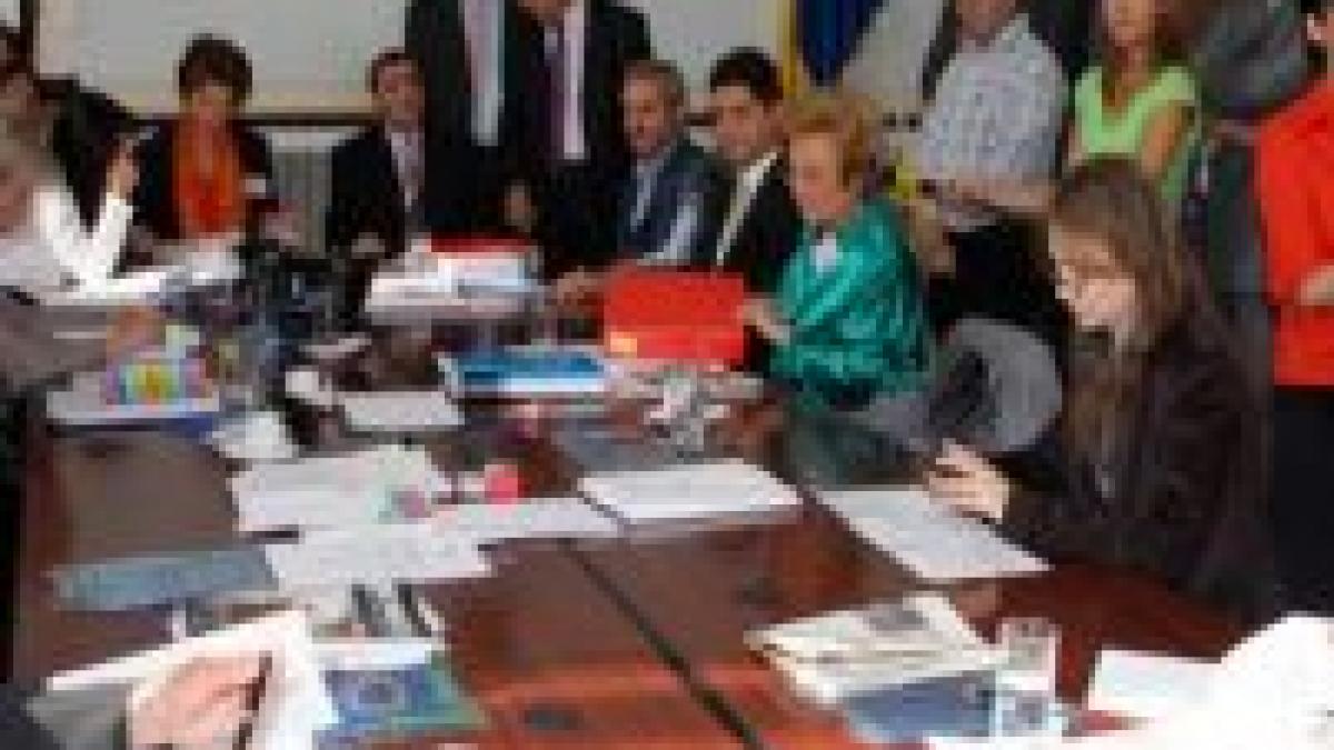 Pregătiri pentru alegeri. Biroul Electoral Central stabileşte ultimele detalii  