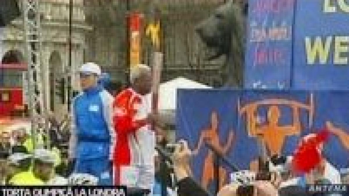 Londra. Manifestanţii protibetani au încercat să stingă Flacăra Olimpică