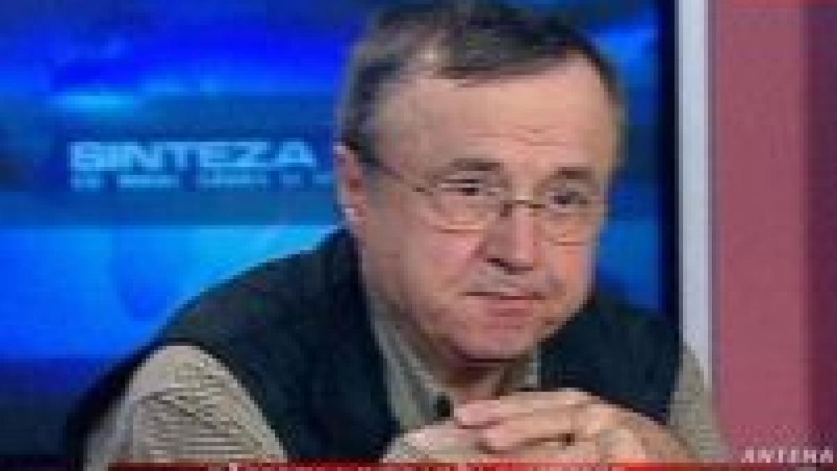 Ion Cristoiu: Băsescu nu poate negocia ca preşedinte cu Gazprom