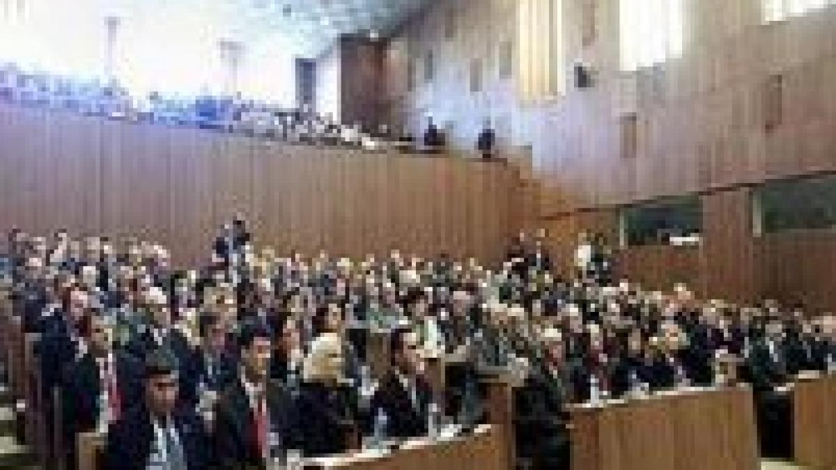 Prima constituţie kosovară a fost adoptată de Parlament