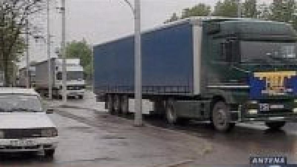 Protestul transportatorilor a blocat şoselele de centură din ţară