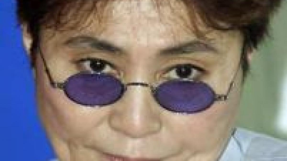 Yoko Ono îi dă în judecată pe producătorii documentarului ?Expelled: No intelligence allowed?