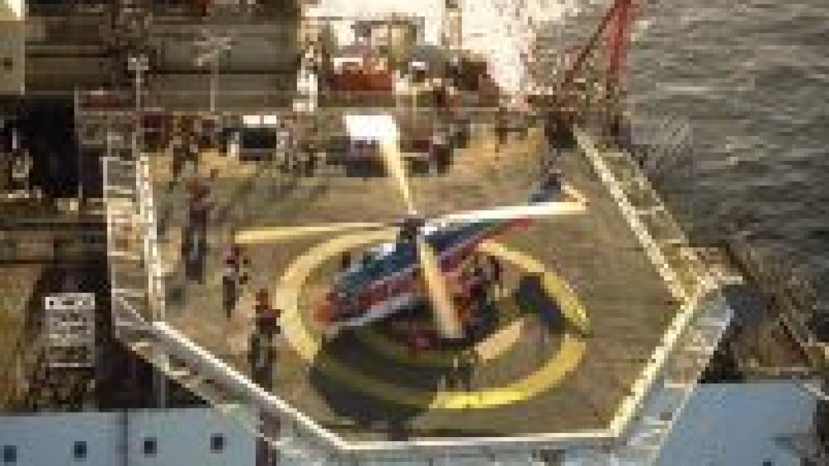 20 de oameni au murit după ce un elicopter s-a lovit de o platformă marină din Marea Neagră