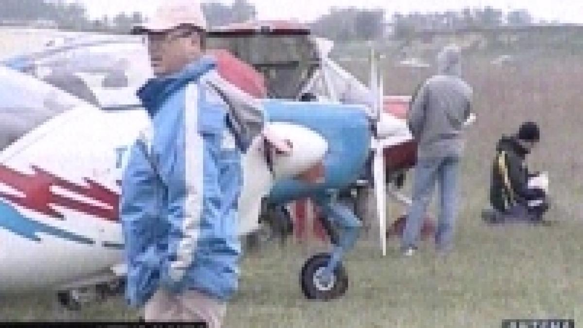 Spectacol aviatic la Giurgiu cu ocazia Zilelor Oraşului <font color=red>(VIDEO)</font>