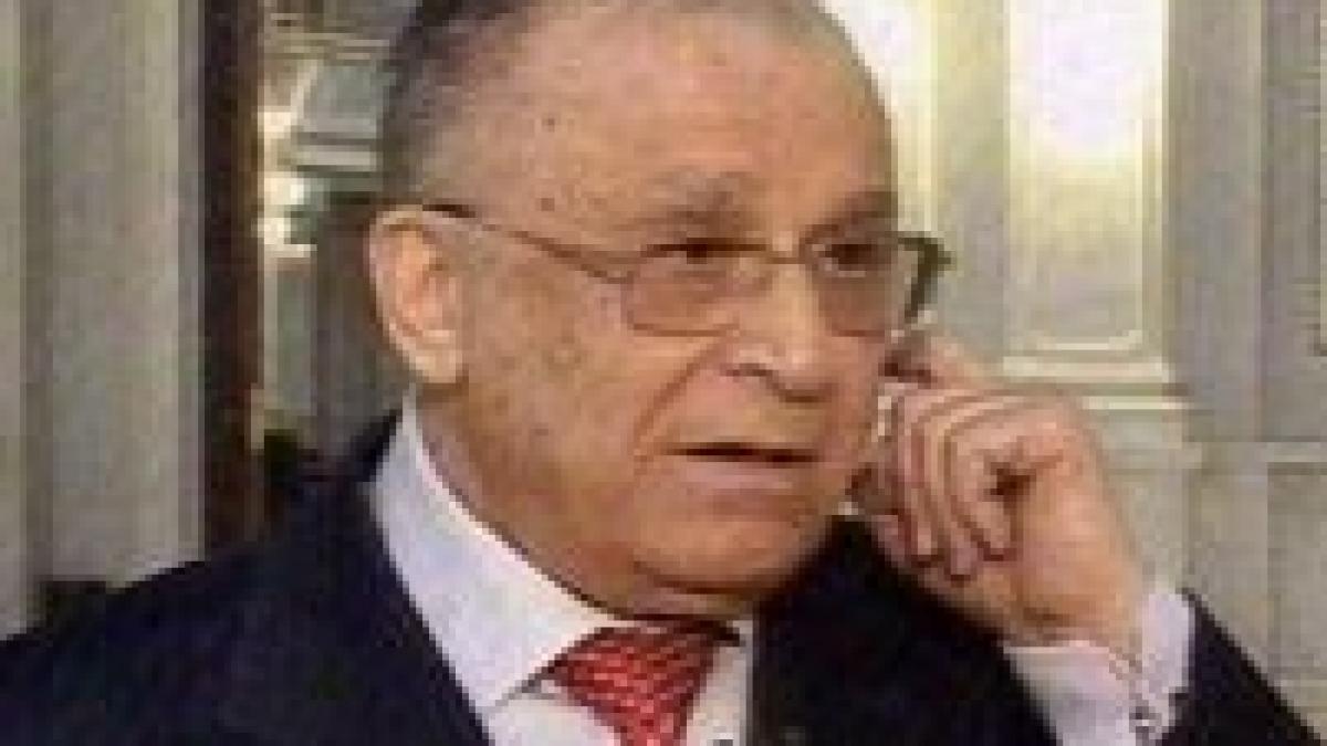 Iliescu: Atacurile lui Băsescu sunt "obsesii maladive"