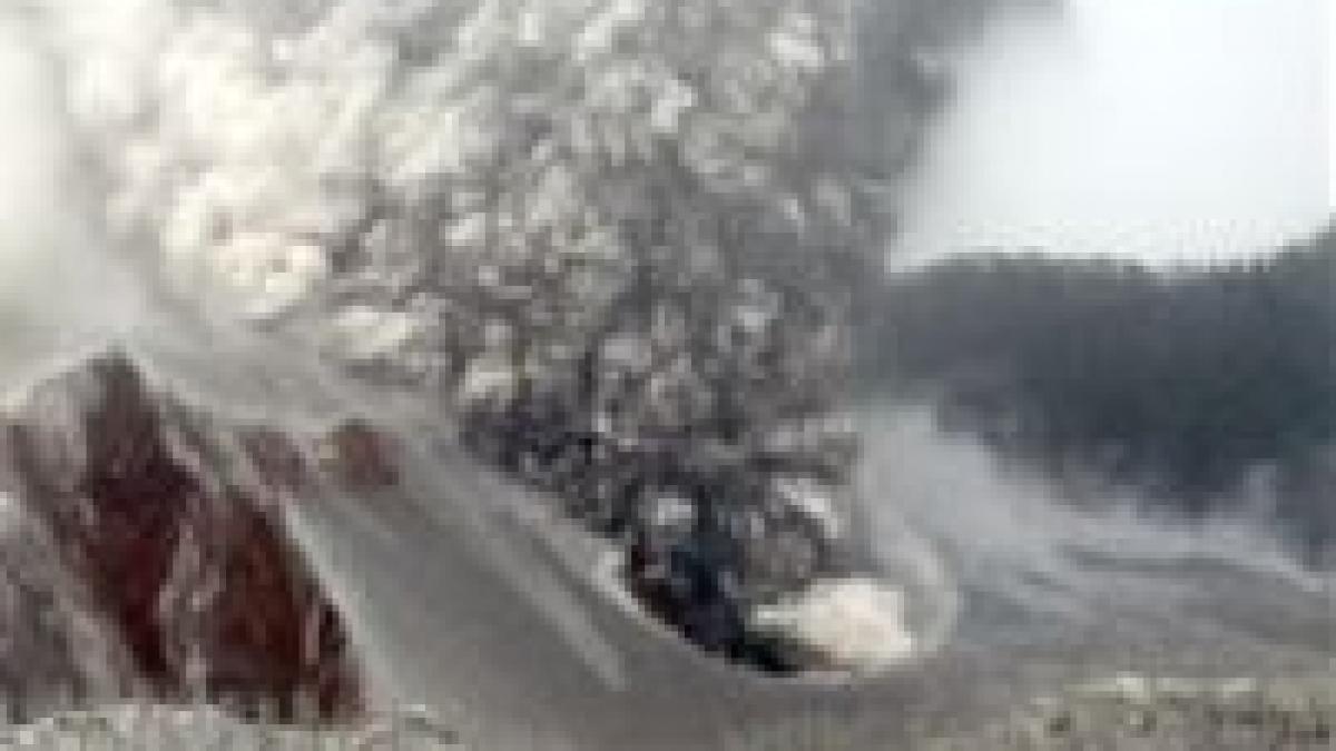 Norul de cenuşă emanat de vulcanul din Chile a ajuns până în Argentina<font color=red>(FOTO)</font>