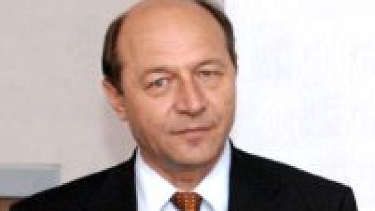 Băsescu: România nu va negocia deocamdată cu SUA eliminarea vizelor