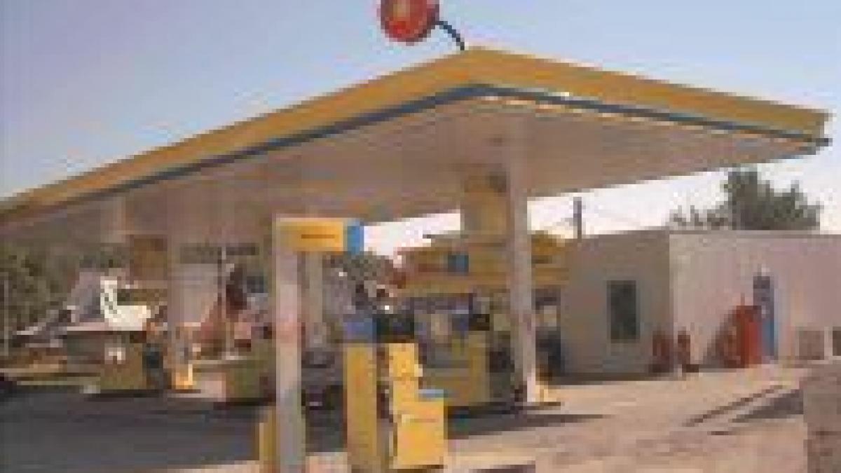 Rompetrol majorează preţurile la carburanţi cu 8 bani pe litru