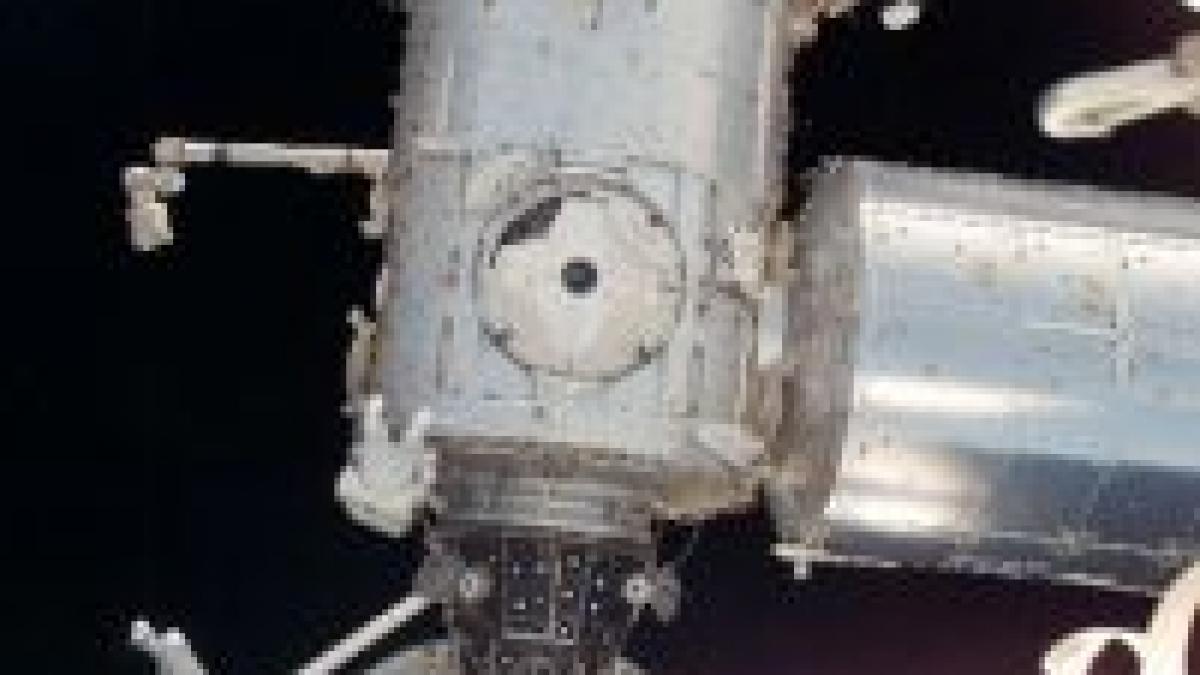 Astronauţii de pe Discovery şi-au început cea de-a doua ieşire în spaţiu