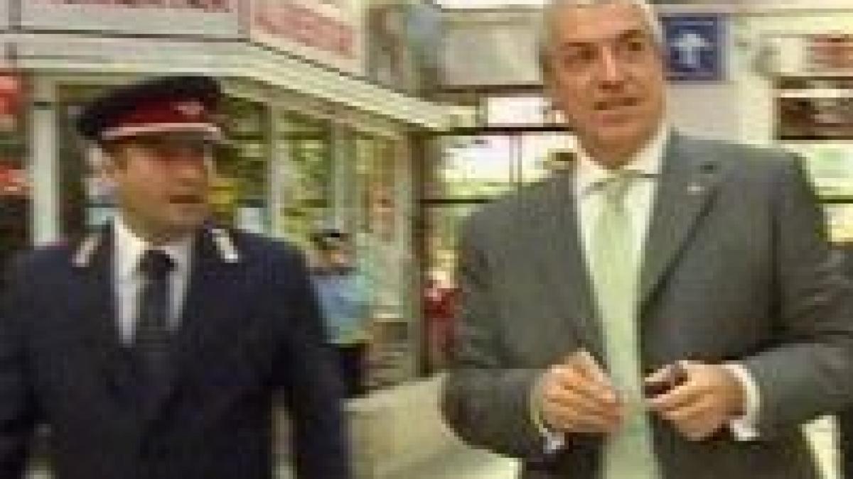 Premierul Tăriceanu a redescoperit mersul cu trenul <font color=red>(VIDEO)</font>