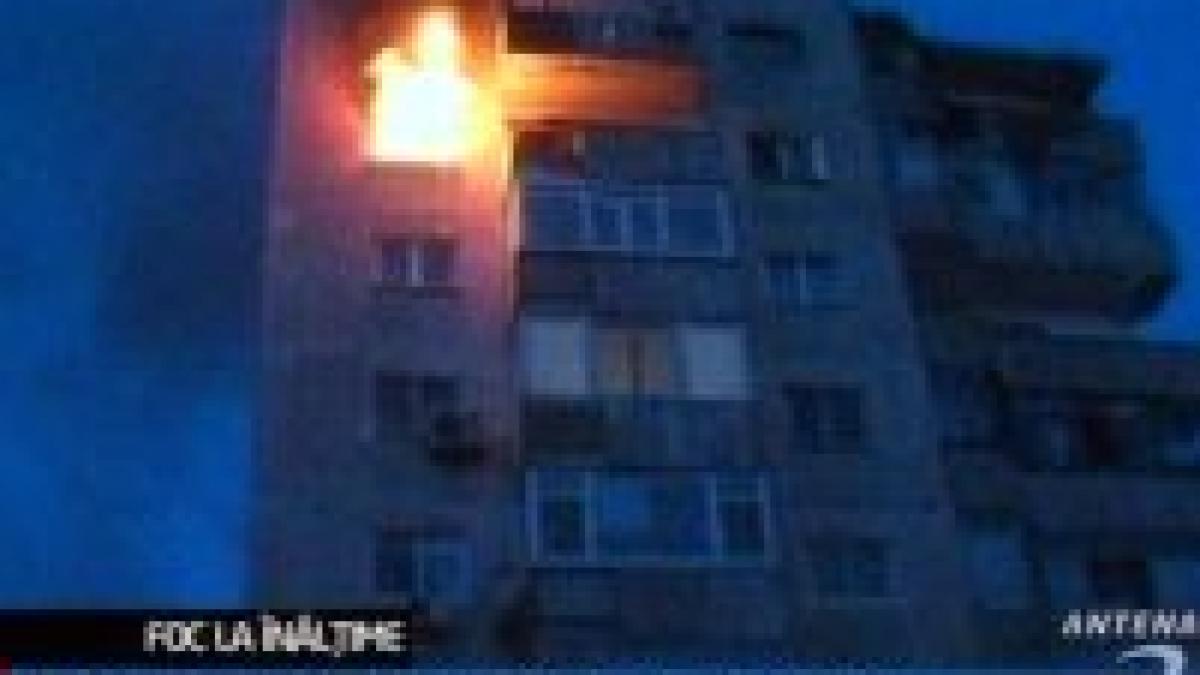 Incendiu în Capitală. Un apartament din Bucureşti a fost cuprins de flăcări