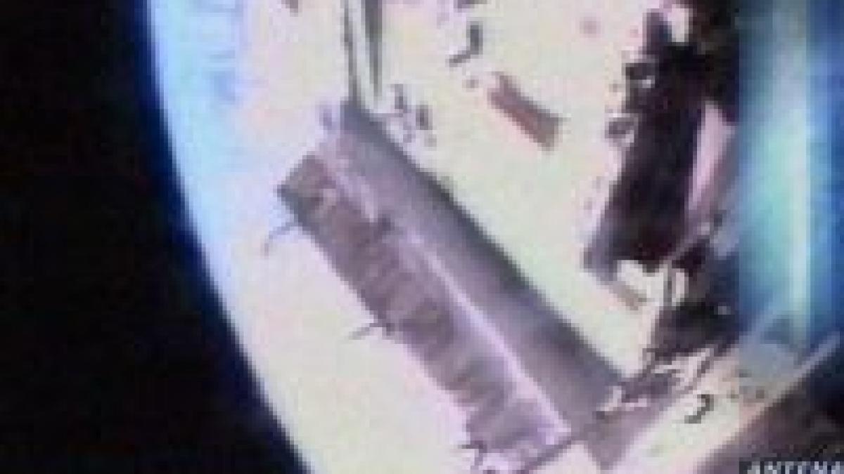 Astronauţii de pe Discovery au observat un obiect neidentificat lângă navetă