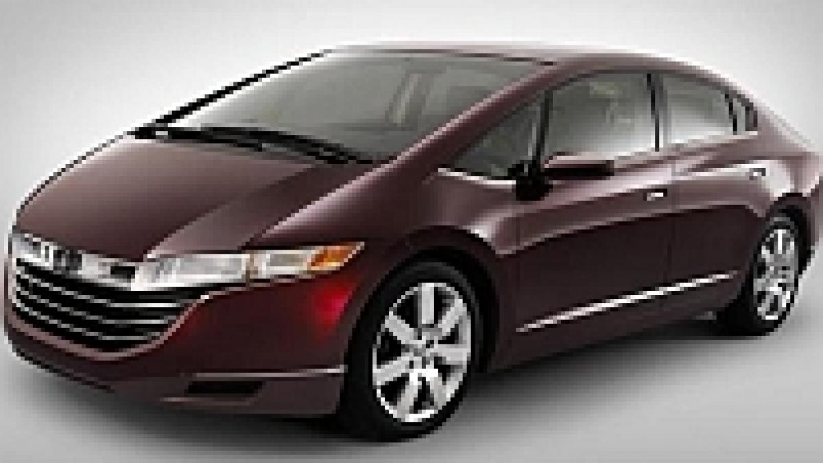 Honda FCX Clarity, o nouă maşină de serie cu zero emisii de gaze