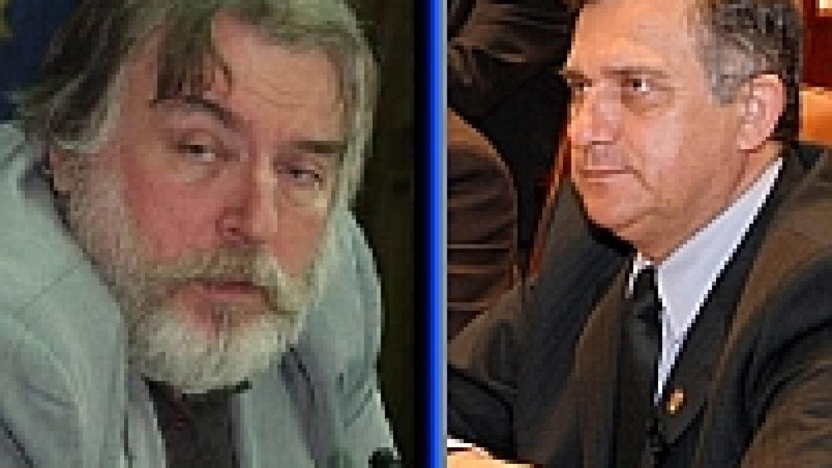 Gheorghe Funar şi Adrian Păunescu vor să introducă şahul în şcoli 