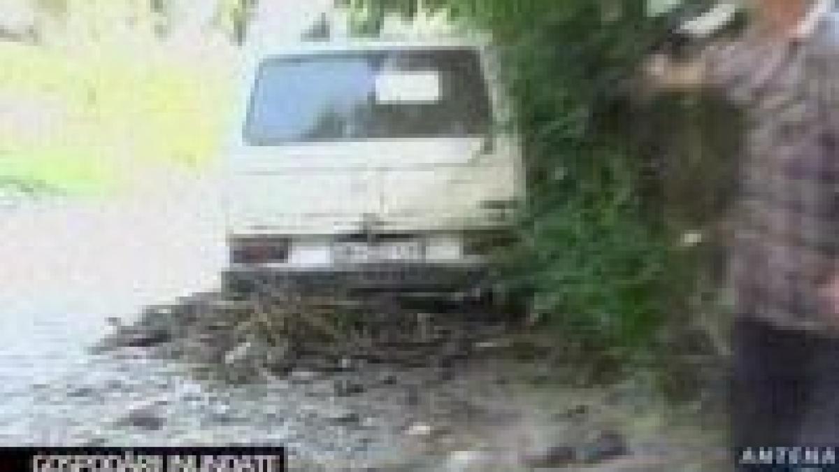 25 de gospodării din comuna bistriţeană Zagra, inundate în urma unei ploi torenţiale