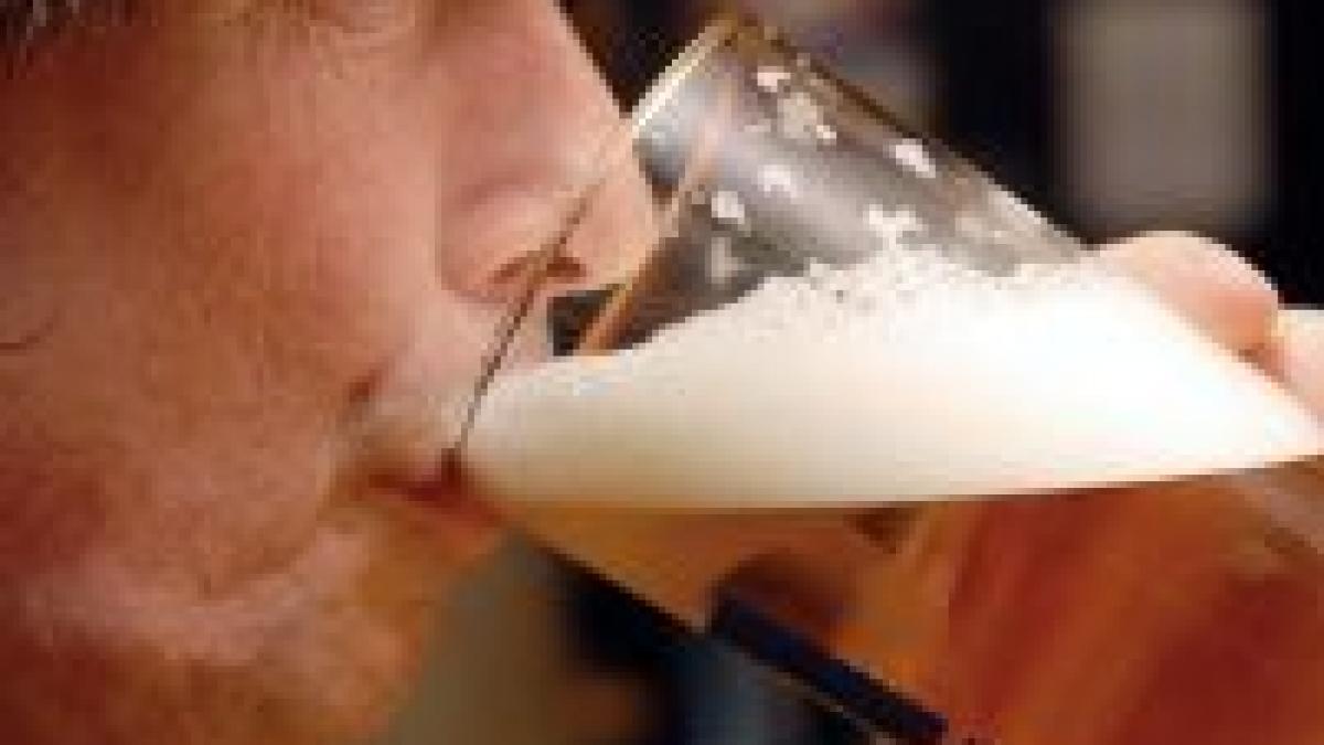 România este pe locul al doilea în UE la banii cheltuiţi pe alcool 