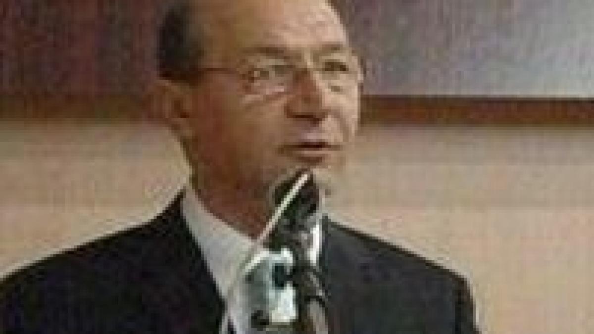 Băsescu i-a scris lui Olteanu, nemulţumit de amânarea procedurilor în cazurile Mitrea şi Năstase