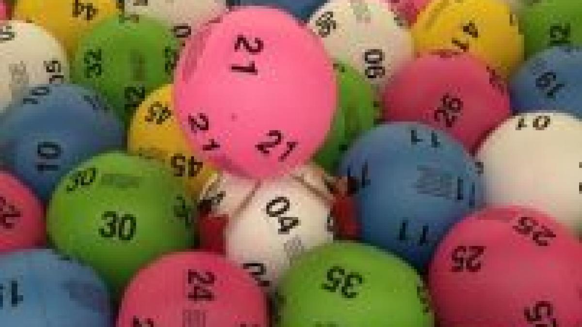 Premiul de 1,2 milioane de euro la Loto 6/49 a fost reportat. <font color=red>Află numerele câştigătoare</font>