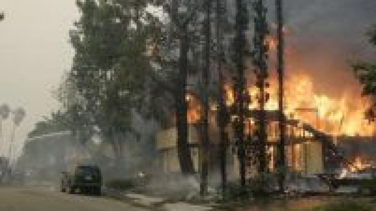 Stare de urgenţă în California din cauza incendiilor 