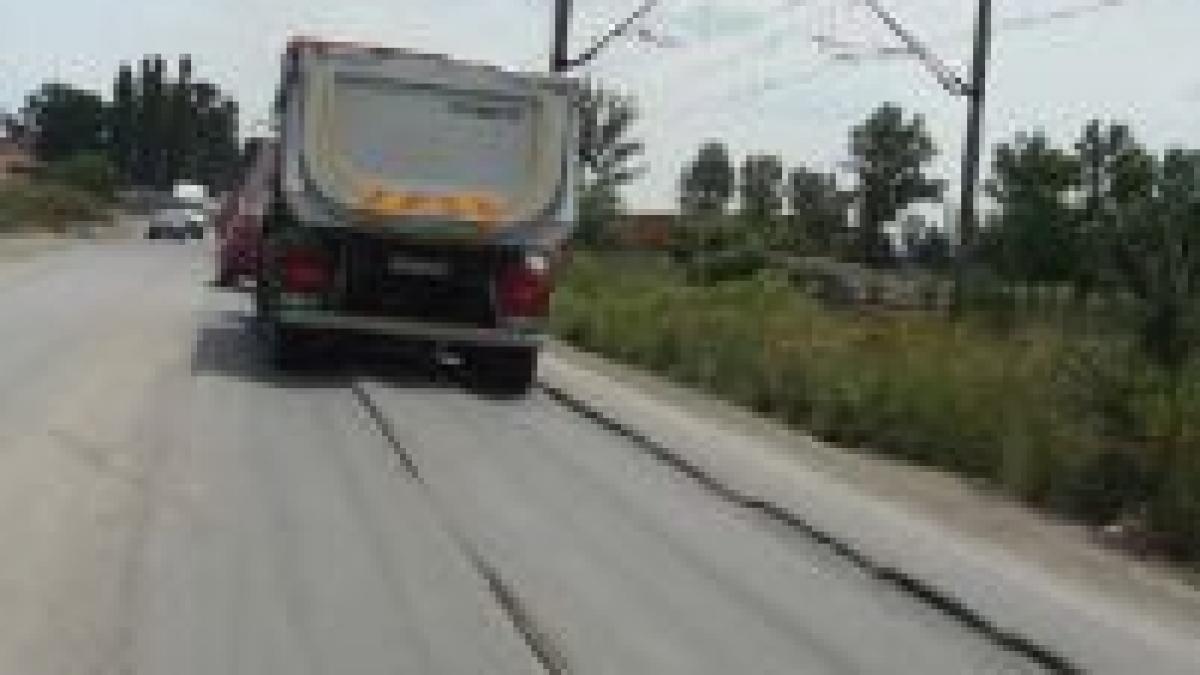 Şanţuri pe Şoseaua de Centură, din cauza căldurii şi a traficului intens (FOTO)