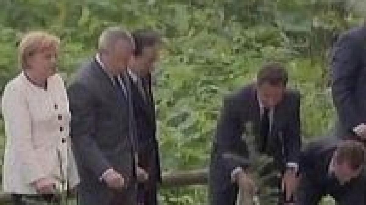 Din culisele summitului G8. Cum se distrează Sarkozy, Berlusconi şi Bush (VIDEO)