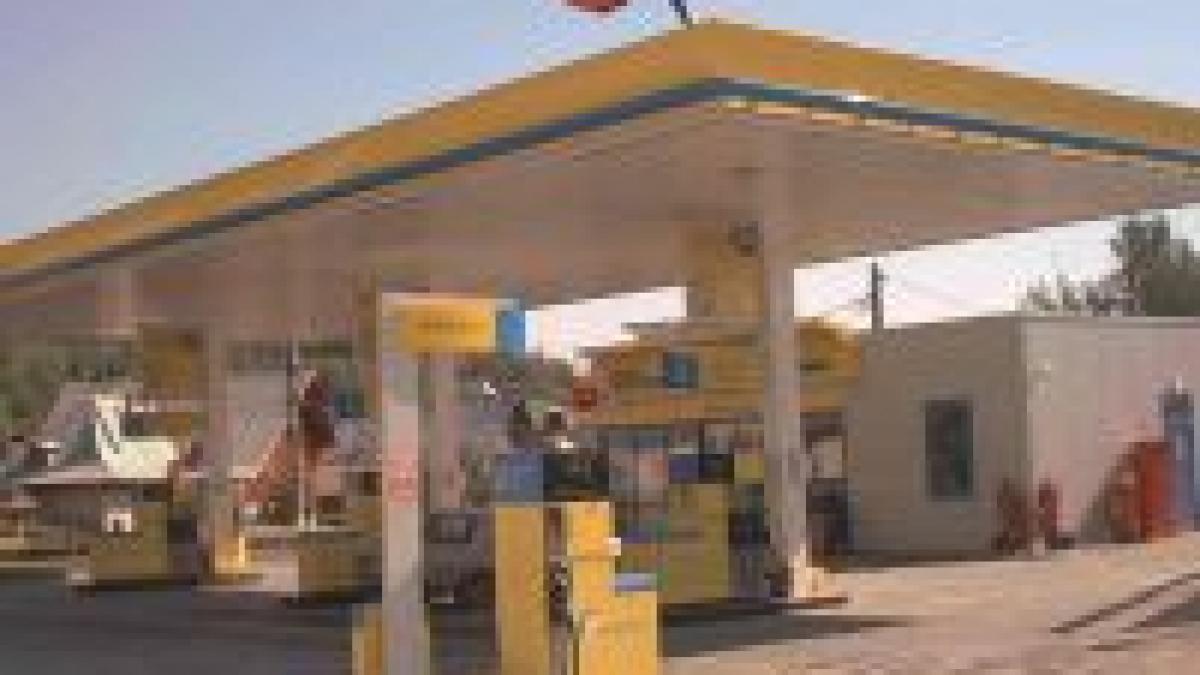 Rompetrol a scumpit benzina şi motorina