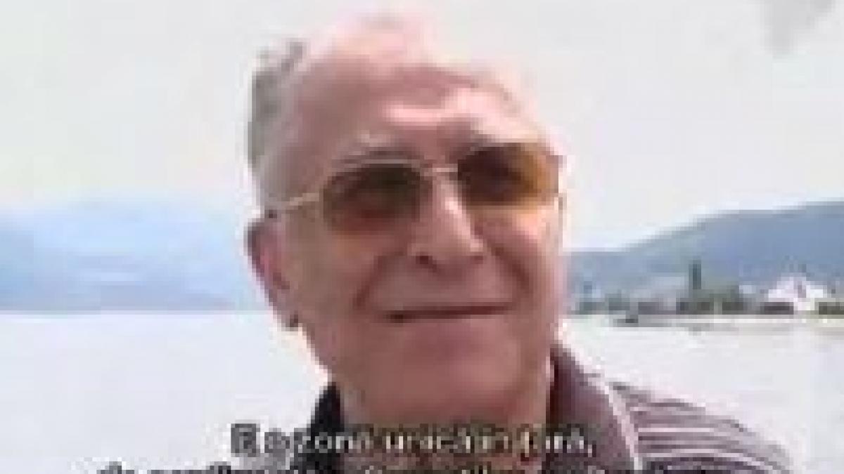 Ion Iliescu, în croazieră pe Dunăre