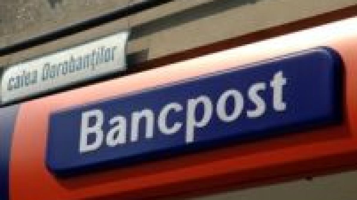 Cardurile VISA emise de BancPost vor putea fi folosite luni dimineaţă doar la bancomatele băncii 