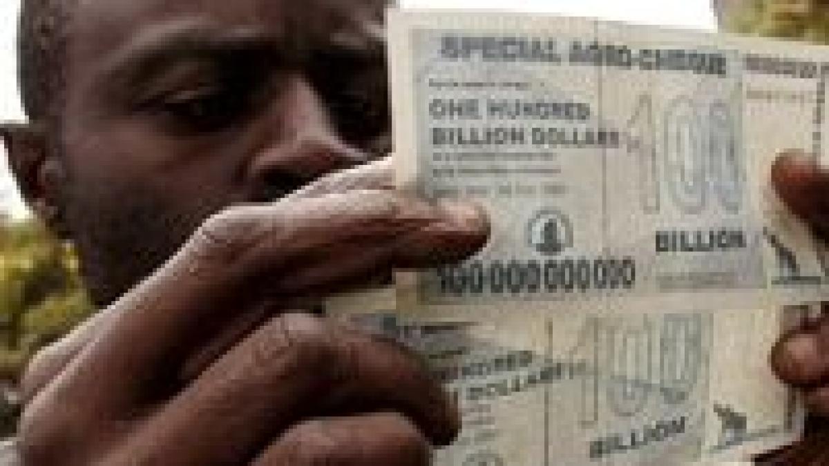 Zimbabwe. Bancnota de 100 de miliarde de dolari ar putea rămâne fără câteva zerouri