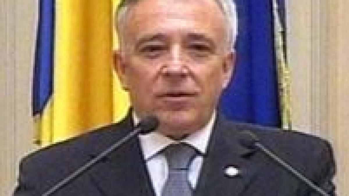 Mugur Isărescu refuză să-şi mai facă public salariul    