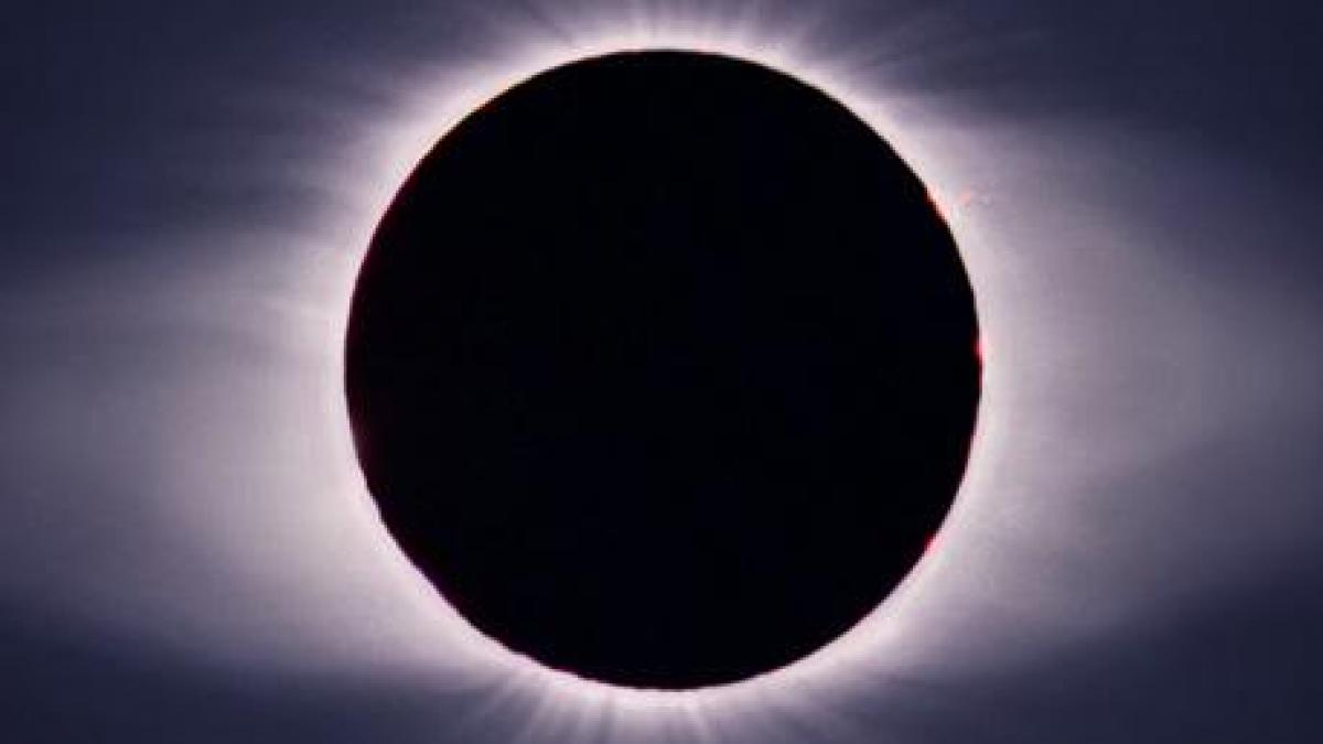 Rusia. Eclipsa totală de soare de vineri, vizibilă parţial şi în România