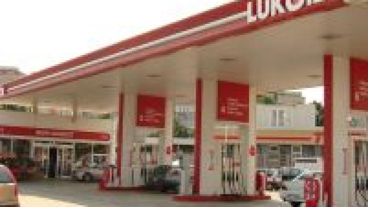 Lukoil a ieftini carburanţii pentru a treia oară în ultimele zece zile