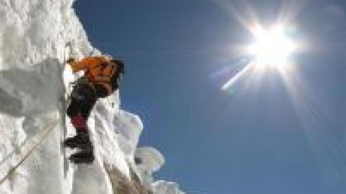 Şapte alpinişti au decedat într-o avalanşă pe vârful K2