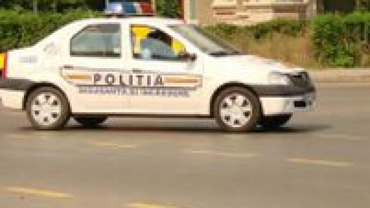 Maşini ale poliţiei în misiune, ridicate de primărie pentru că erau parcate neregulamentar