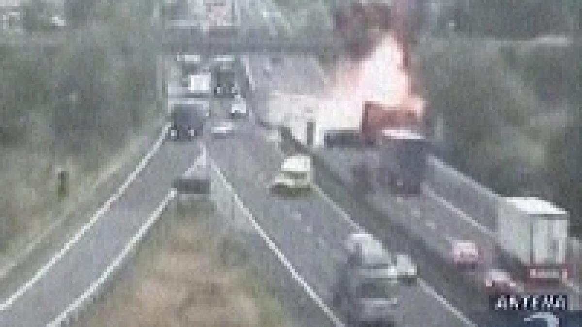 Şapte morţi într-un accident teribil, petrecut pe o autostradă din Italia (IMAGINI ŞOCANTE)