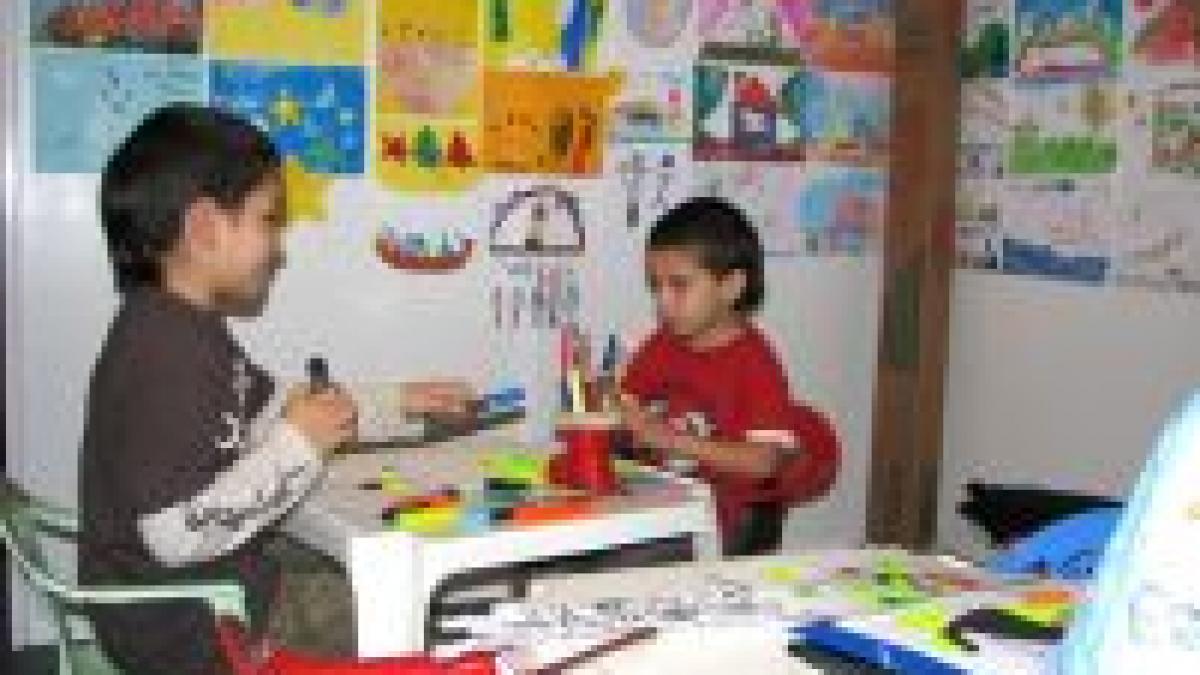 Criza în învăţământul preşcolar continuă: Avem grădiniţe, dar nu şi educatoare