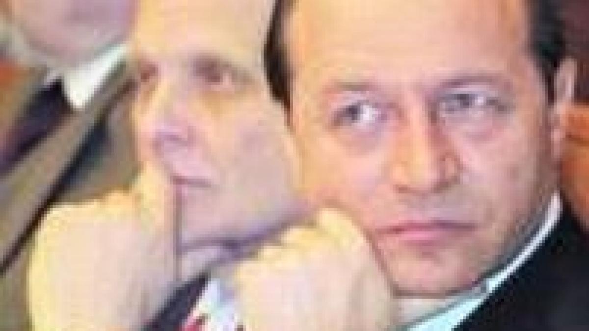 Vicepreşedinte PNL: Băsescu premier, Stolojan preşedinte, un scenariu posibil