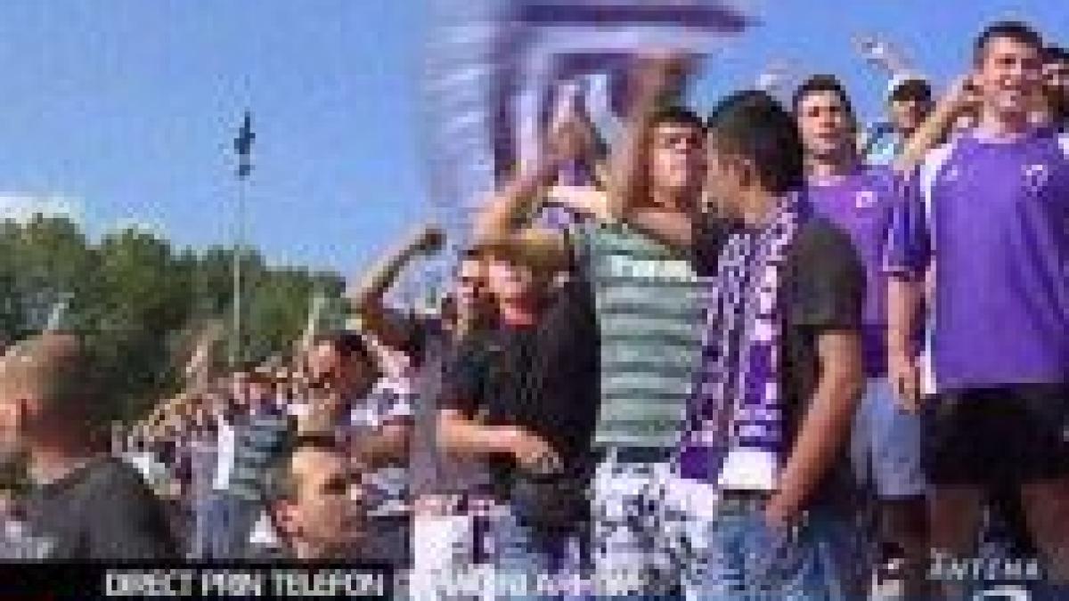 Proteste la Timişoara. Ultimii suporteri ai echipei FC Timişoara părăsesc Piaţa Operei (VIDEO)