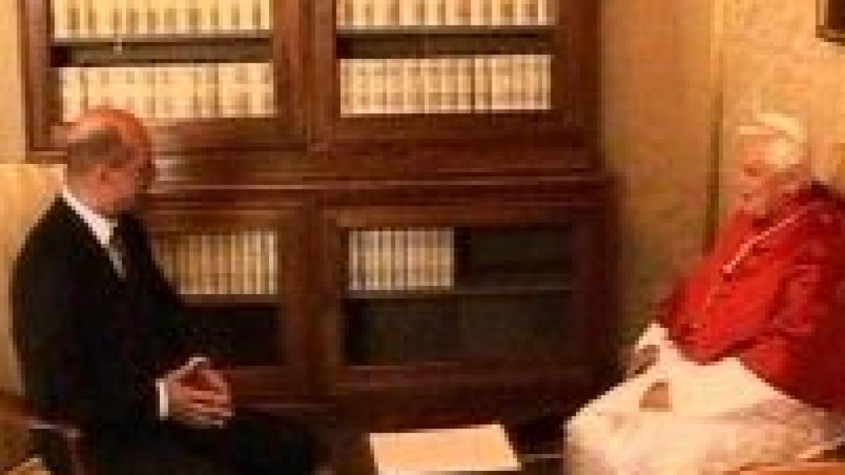 Băsescu l-a invitat pe Papa Benedict al XVI-lea în România, în ciuda comunicatului patriarhiei