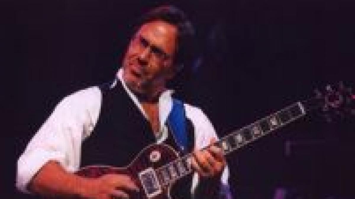 Al Di Meola va concerta joi la Sala Palatului din Bucureşti