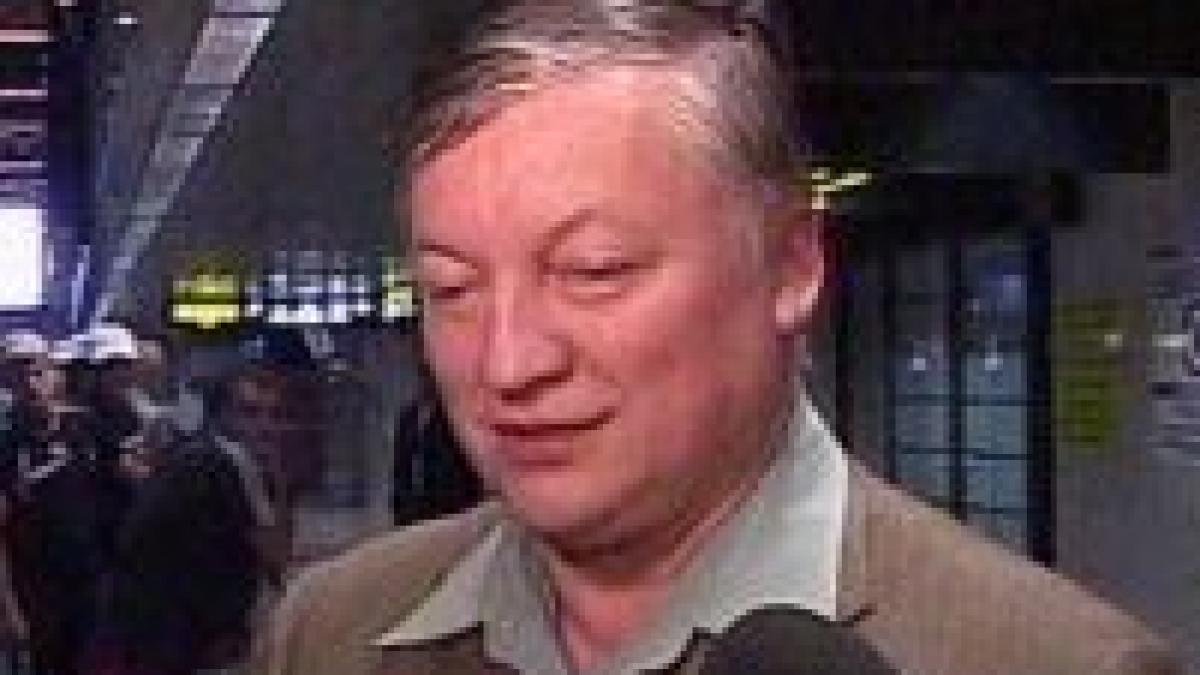 Maestrul de şah Karpov va juca în România cu 20 de adversari odată