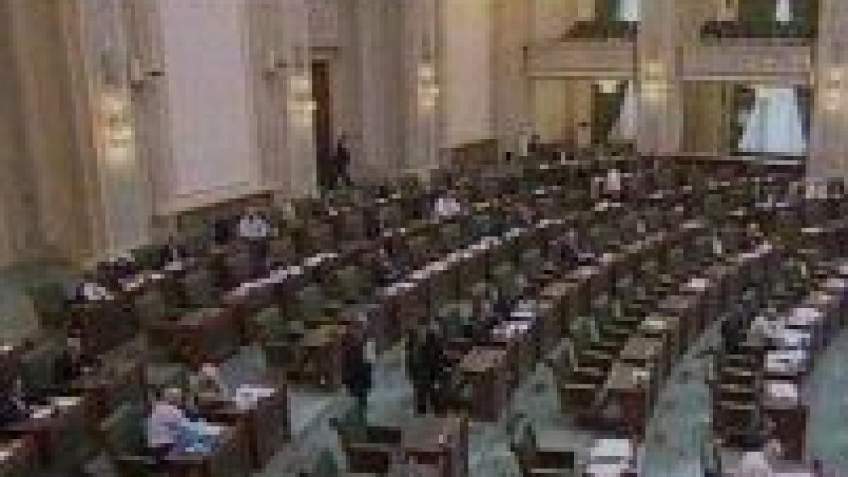 Senatorii nu vor să dea calculatoare elevilor din clasele a 9-a şi a 10-a