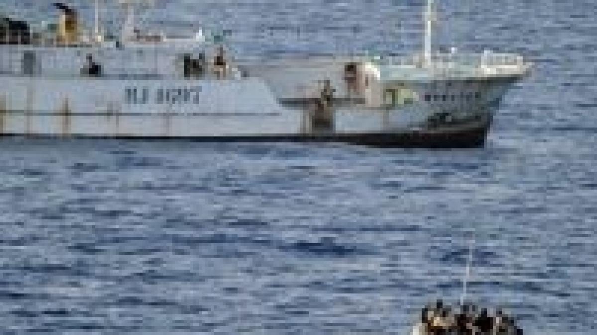 Un petrolier cu 19 marinari la bord, capturat de piraţii somalezi