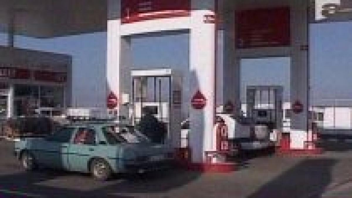 Lukoil şi Petrom ieftinesc benzina şi motorina