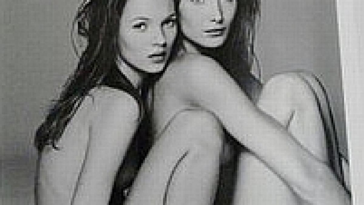 O fotografie nud cu Carla Bruni şi Kate Moss, "eliminată" misterios dintr-o expoziţie