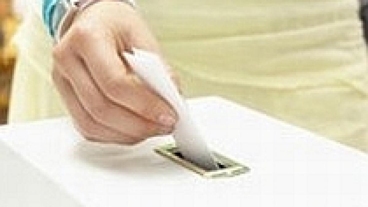 ?Pomeni electorale?. Pensiile şi salariile au crescut spectaculos în plină criză financiară