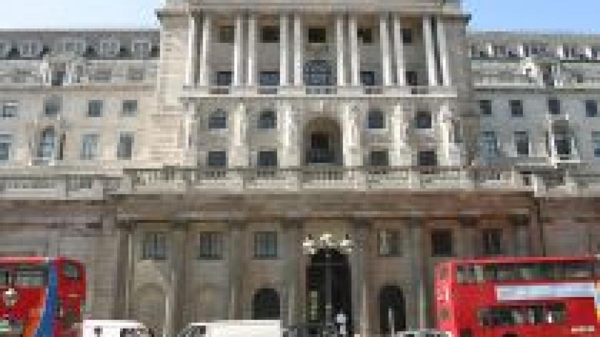 Bank of England ar putea reduce dobânda cheie, în încercarea de a evita recesiunea economică